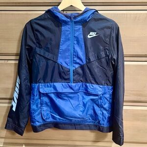 Nike Hooded Windbreaker Style Pullover